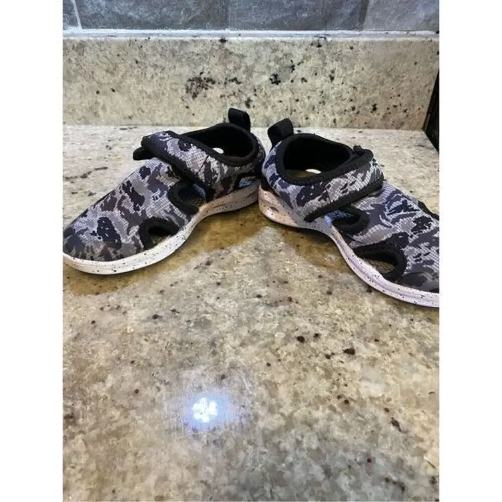 Boys dream pairs sandals size‎ 11